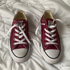 Burgundy women’s size 6 converse sneakers
